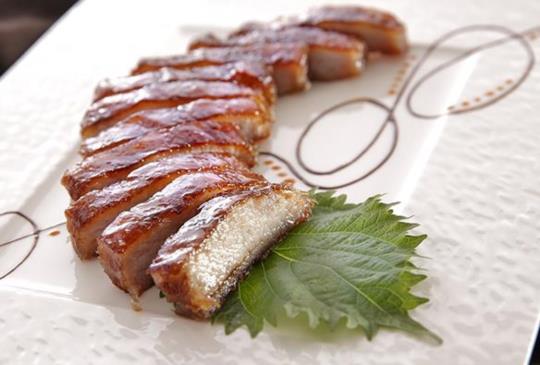 名廚掌勺【常聚信義 稻草西施牛】捆住老饕的胃！